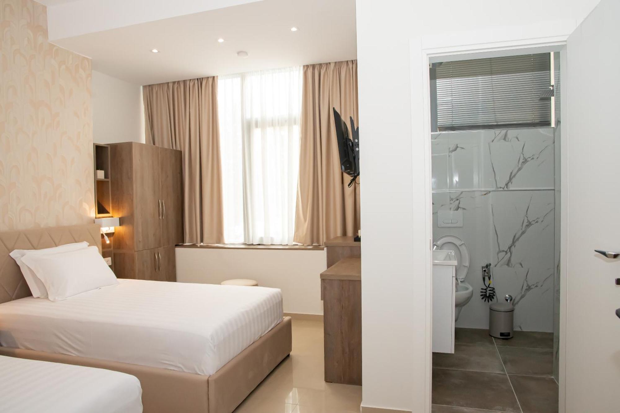 Alv Rent Rooms Влёра Экстерьер фото