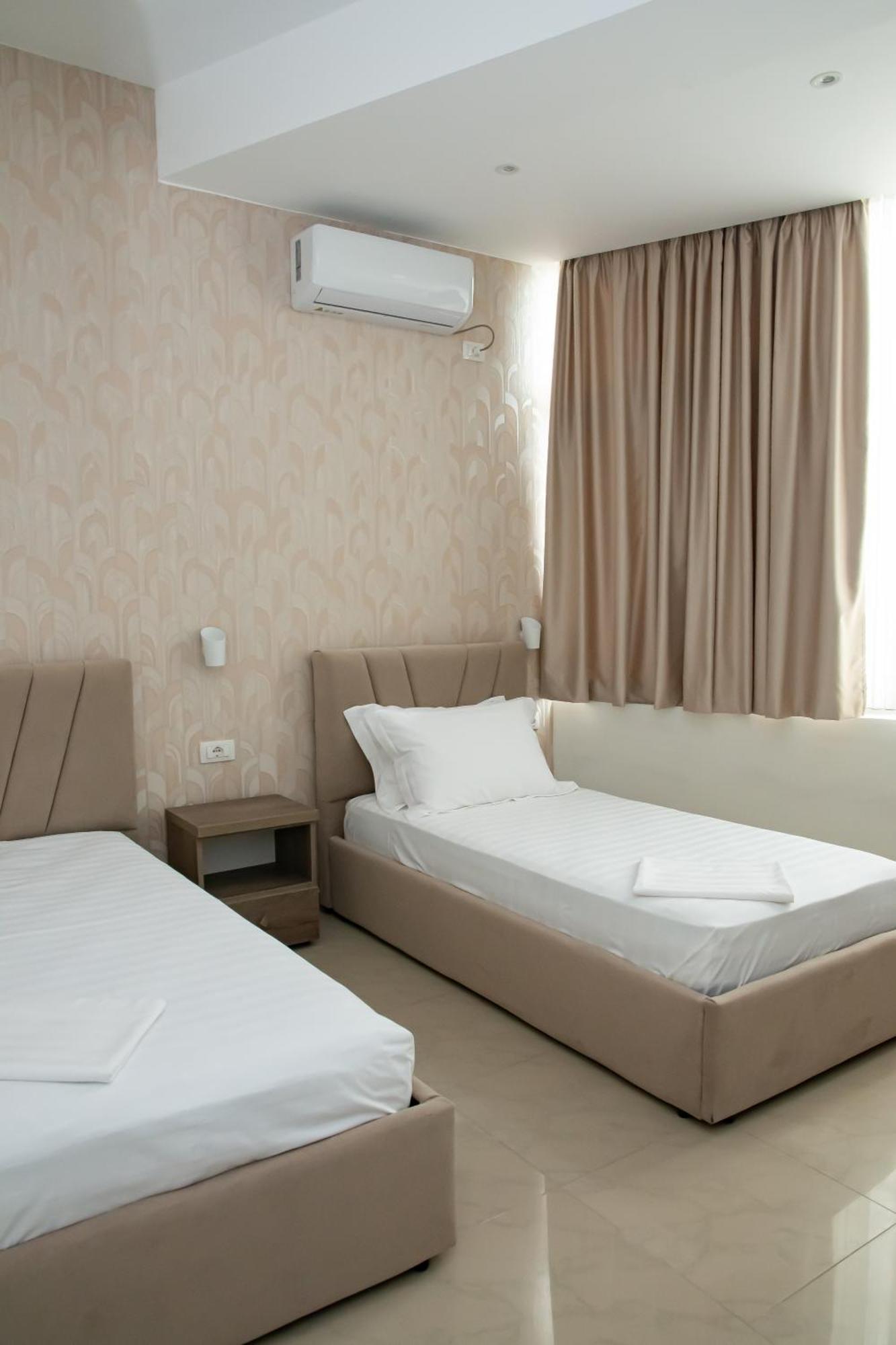 Alv Rent Rooms Влёра Экстерьер фото