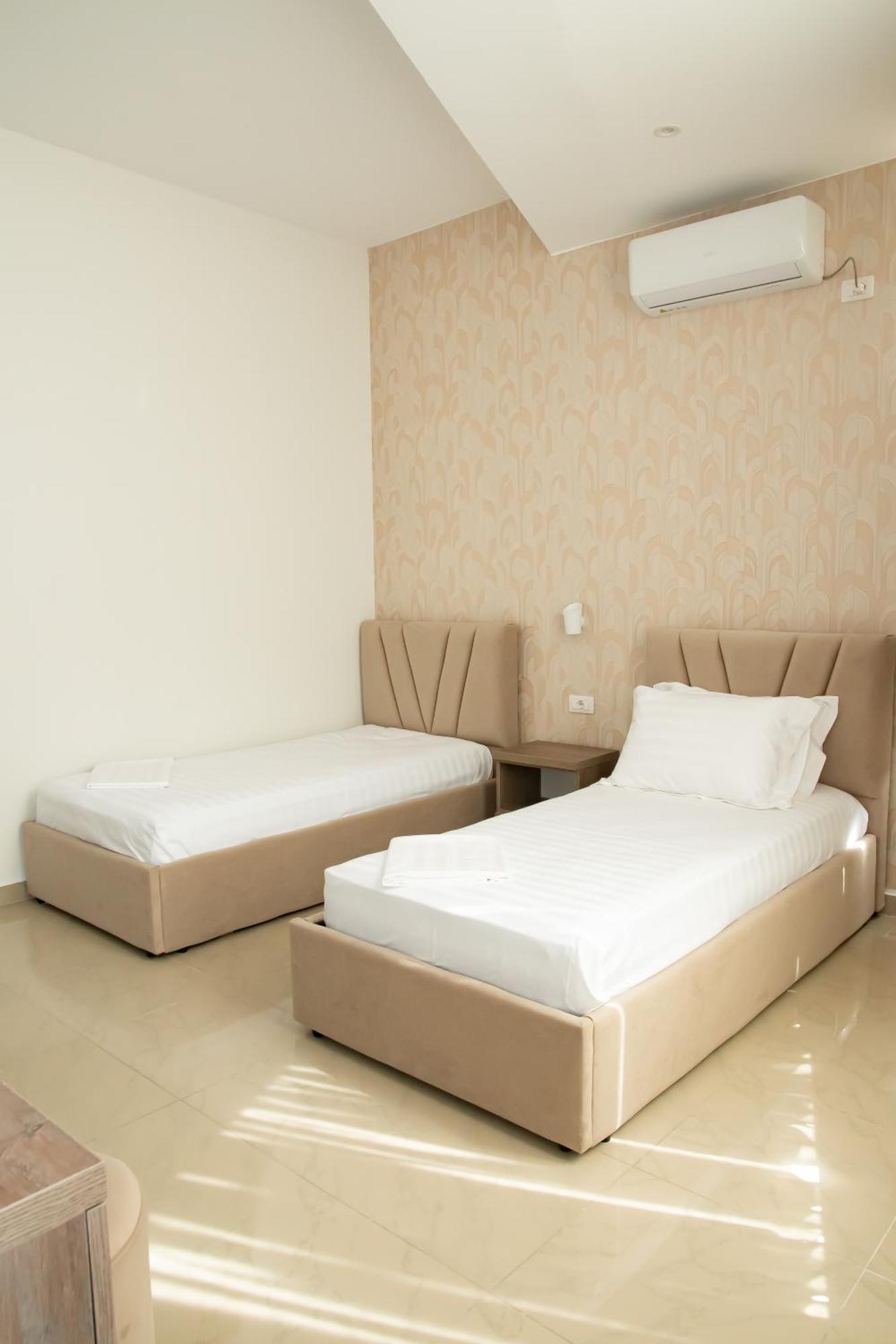 Alv Rent Rooms Влёра Экстерьер фото