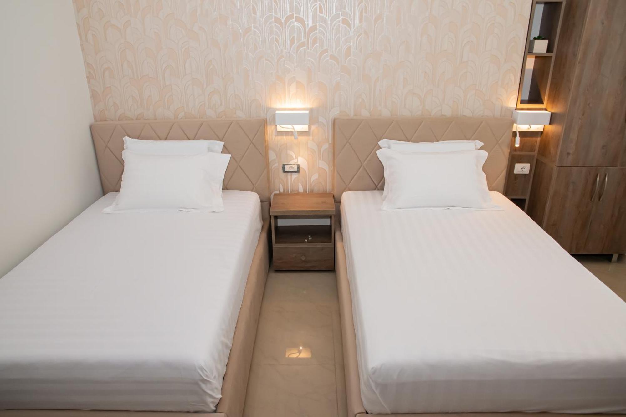 Alv Rent Rooms Влёра Экстерьер фото