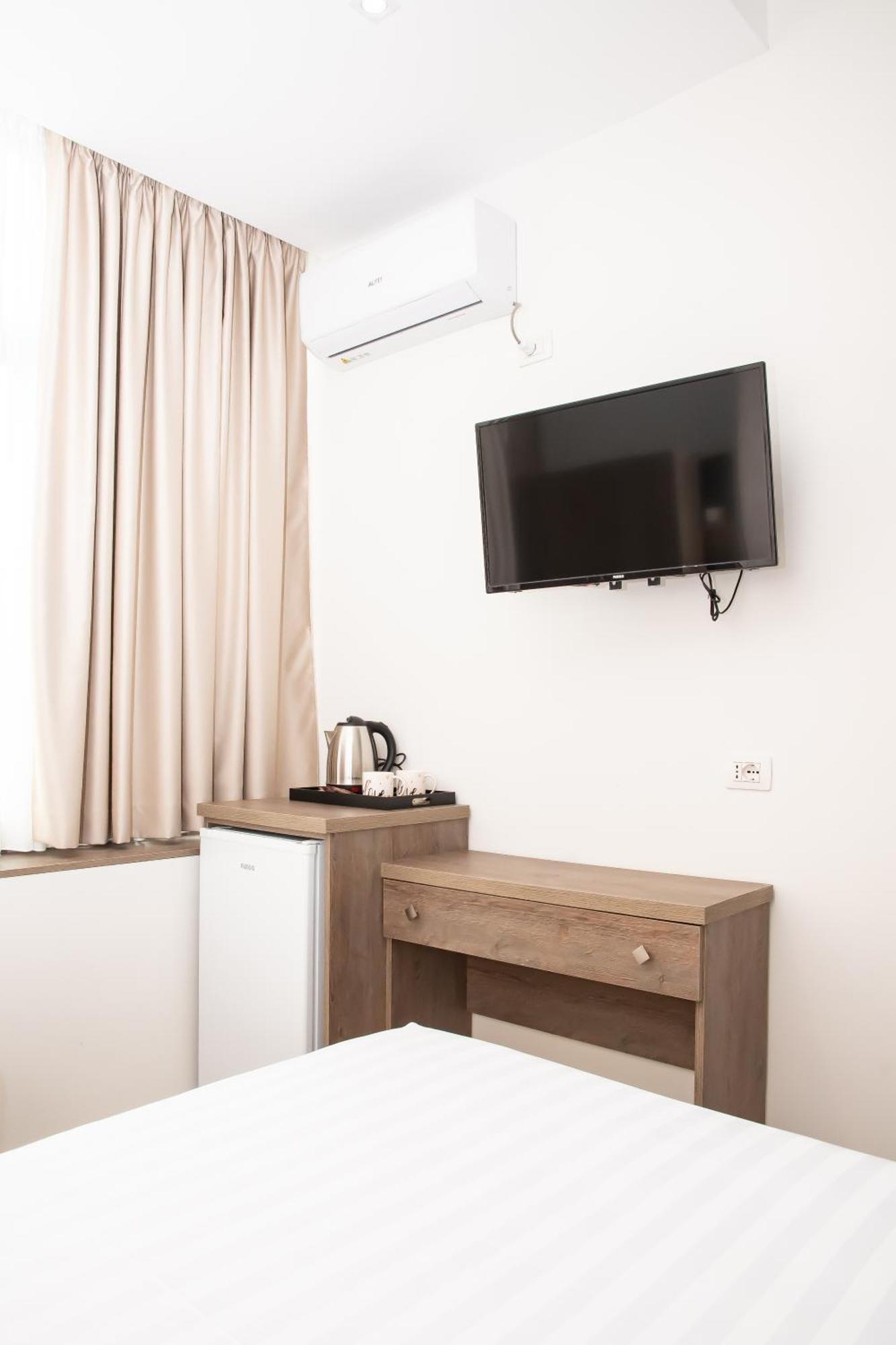 Alv Rent Rooms Влёра Экстерьер фото