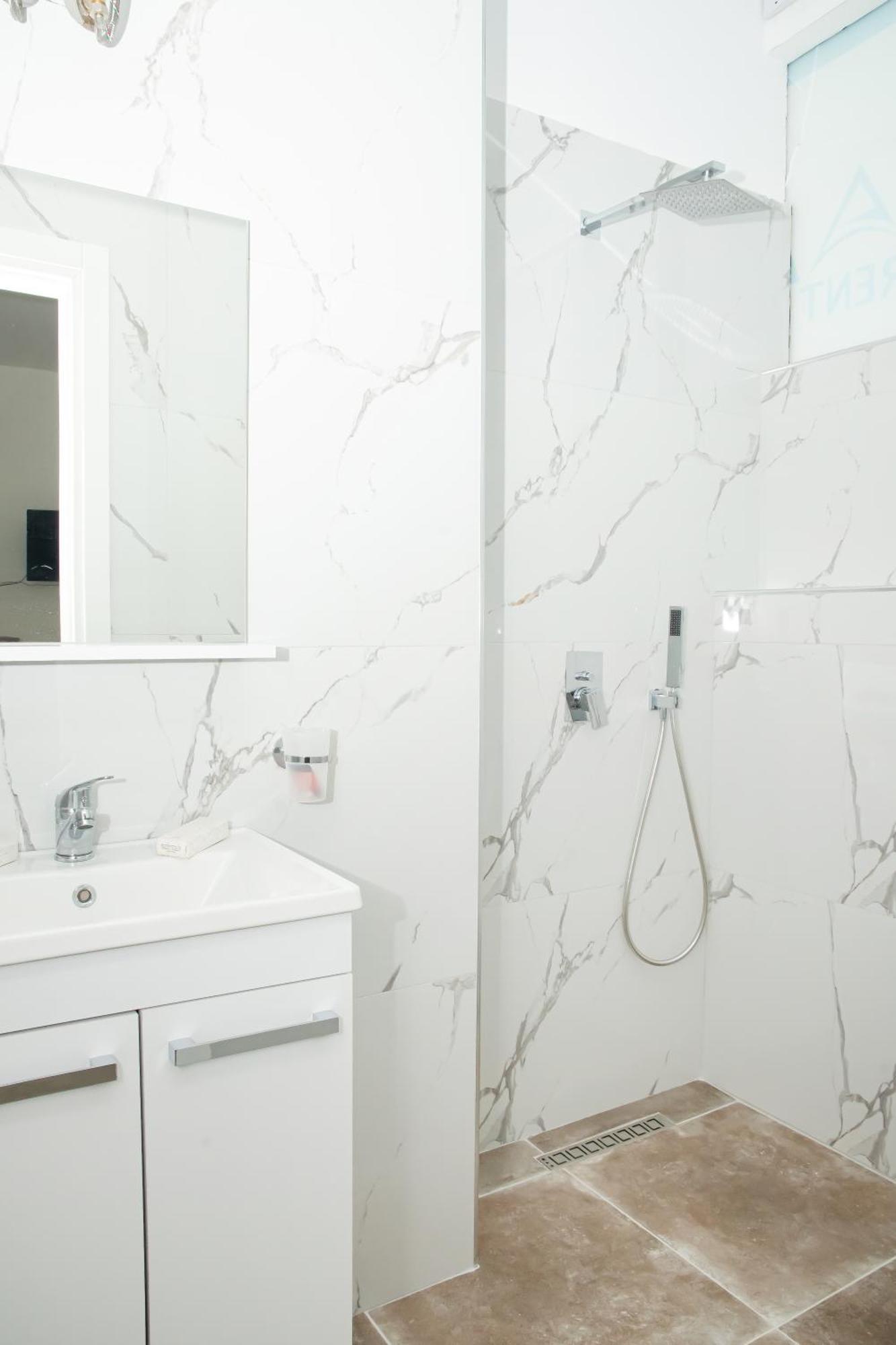 Alv Rent Rooms Влёра Экстерьер фото