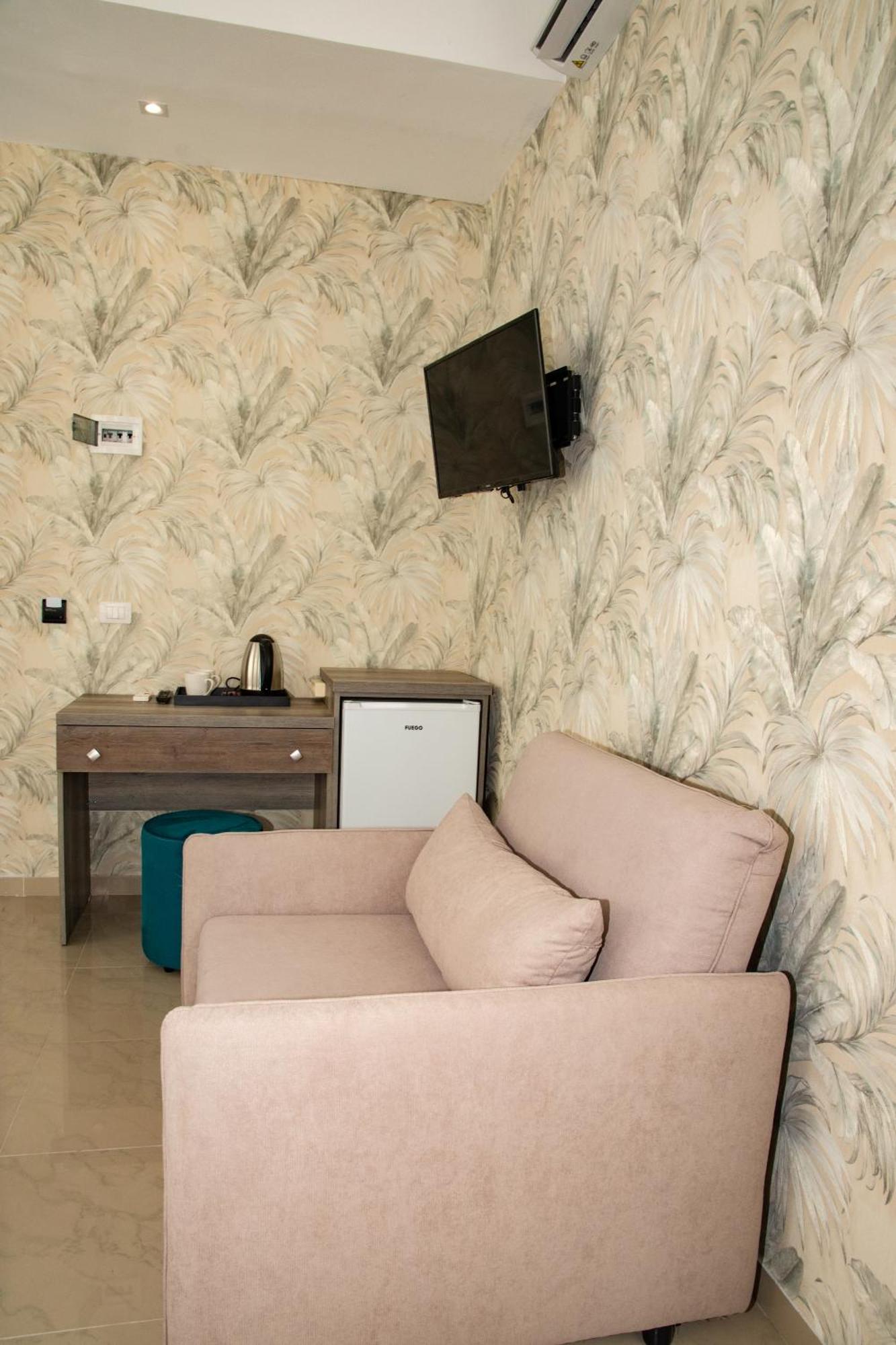 Alv Rent Rooms Влёра Экстерьер фото